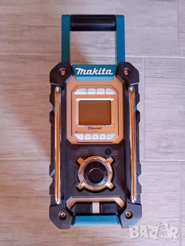 Акумулаторно радио Makita DMR108  с Bluetooth. 