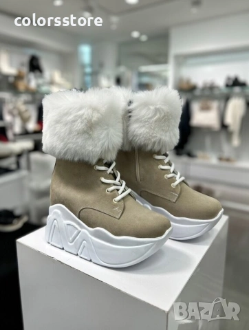 Боти на платформа - бежов велур с бял пух и бяло ходило - BPH1 