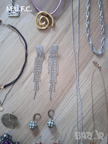 Бижута всичко общо=24лв., снимка 4 - Колиета, медальони, синджири - 52920182