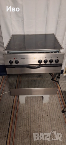 Фурна за вграждане с керамични котлони 