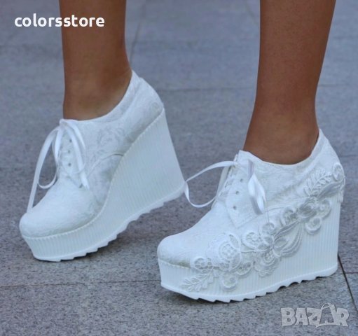 Обувки на платформа - бели - 710-15, снимка 2 - Кецове - 41672502