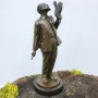 "Гледайки към Звездите" - бронзова статуетка на Ван Гог , снимка 1
