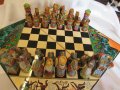 Уникален шах с ръчно изработени и рисувани фигури, снимка 1 - Колекции - 42376551