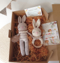 Зайче и дрънкалка ръчна изработка в неутрален цвят, плетени зайчета, играчка за бебе, бежово зайче , снимка 3