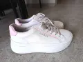 Спортни кецове Guess, снимка 1