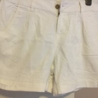 Бели къси, снимка 1 - Къси панталони и бермуди - 41416050