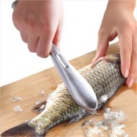Уред нож за почистване на  риба -  лесно премахване на люспите с удобна дръжка