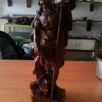 Масивна дървена статуя на римски войник - знаменосец, снимка 1 - Антикварни и старинни предмети - 35873327