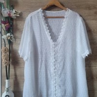 Бяла блуза с дантела , снимка 1 - Тениски - 44437346