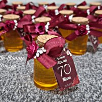 Шишенца с коркова тапа напълнени с мед и декорирани с сатенена лента и цветя, снимка 2 - Подаръци за рожден ден - 42437641