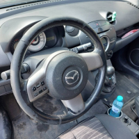 Mazda 2, снимка 8 - Автомобили и джипове - 42368908