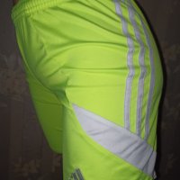 Adidas Climalite- Оригинални неонови футболни шорти за  ръст 140 см., снимка 2 - Детски къси панталони - 38894190