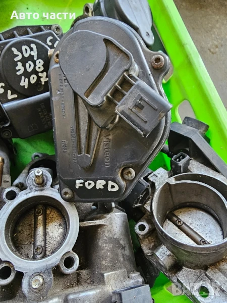 Дроселова клапа за FORD FOCUS 2S6U-9E927-C THROTTLE BODY 2S6U9E927C, снимка 1