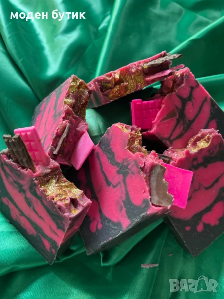 „Шоколадово-малиново съблазняване“ - копринен сапун с натурален сапун, снимка 1