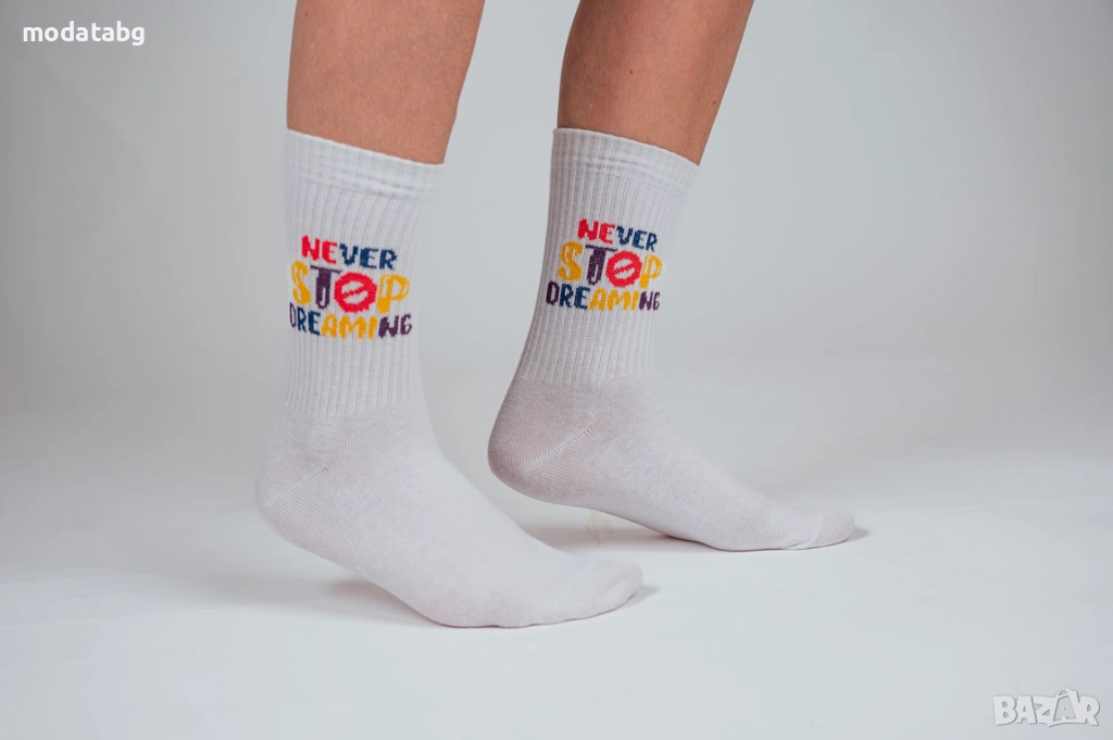 Чорапи със спортен ластик и надпис NEVER STOP DREAMING, снимка 1