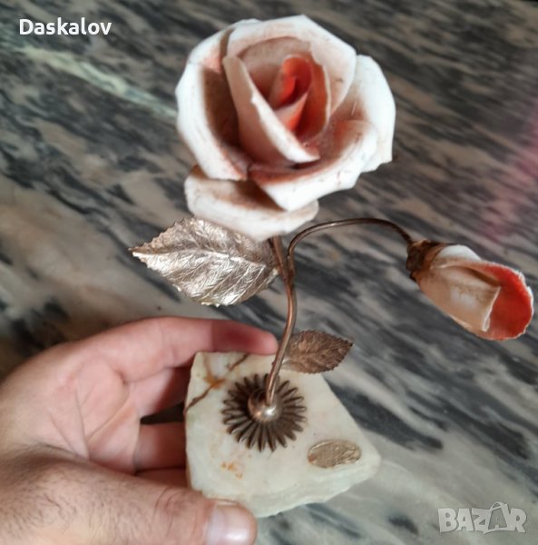 Продавам декоративна роза , снимка 1