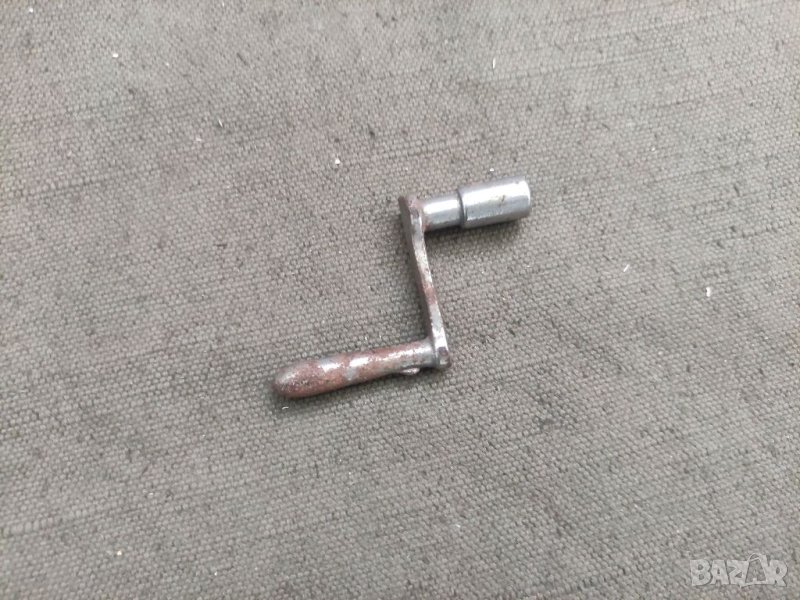 Продавам голям ключ  за часовник, снимка 1