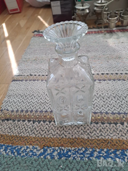 Стъклена гарафа шише за ракия или друг алкохол, снимка 1