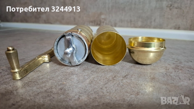 Албанска месингова мелничка , снимка 5 - Аксесоари за кухня - 52913206