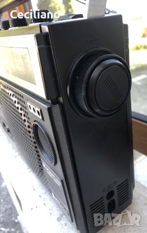 Радиокасетофон Hitachi TRK-5320E-работещ много добре!, снимка 2 - Радиокасетофони, транзистори - 55807786