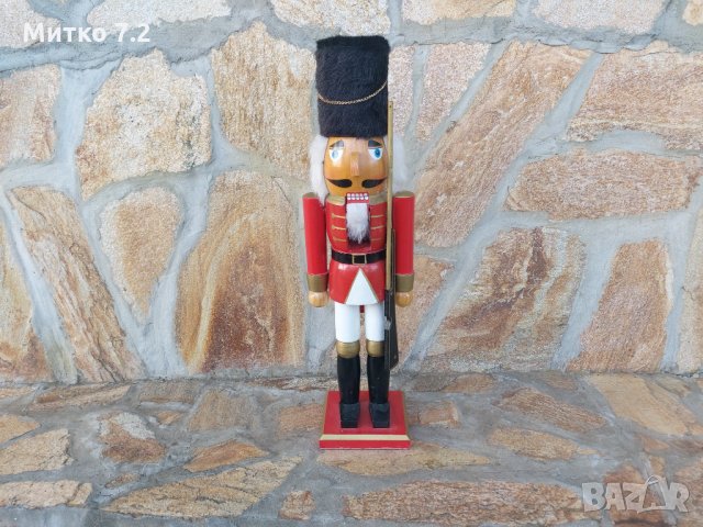 Голяма дървена фигура  лешникотрошач, снимка 3 - Статуетки - 34206636