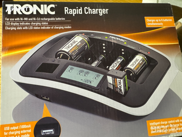 Универсалното зарядно устройство за батерии Tronic
