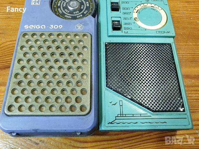 Стари портативни радиоапарати , снимка 4 - Антикварни и старинни предмети - 52734204