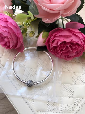 Твърда гривна Пандора 19см, снимка 2 - Гривни - 41405885