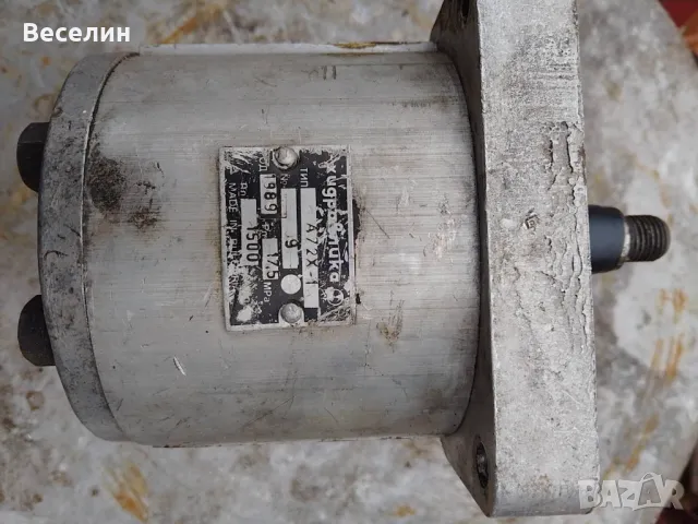 Хидравлична помпа, снимка 2 - Резервни части за машини - 48669596