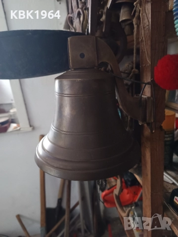 голяма бронзова камбана