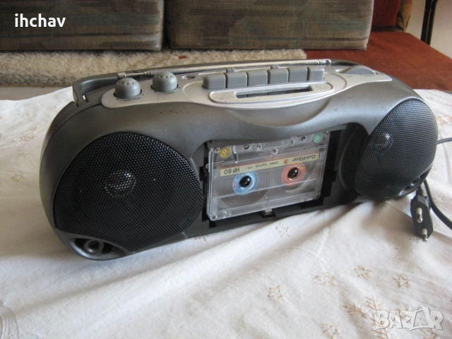 ЕВТИНО радио касетофонче
