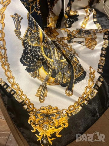 Уникален шал в стил Versace, снимка 5 - Шалове - 53586503