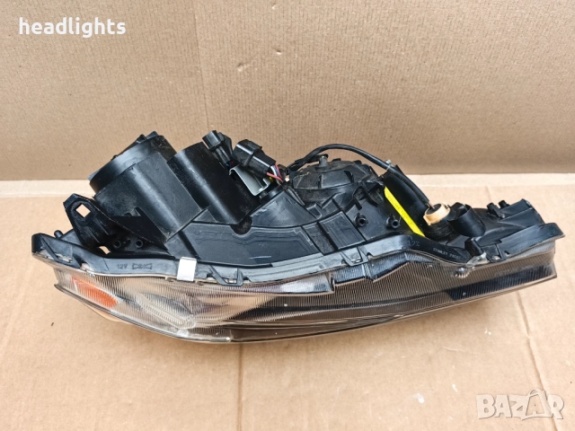 Десен фар за Mitsubishi Outlander 2 Xenon Facelift, снимка 6 - Части - 52971047