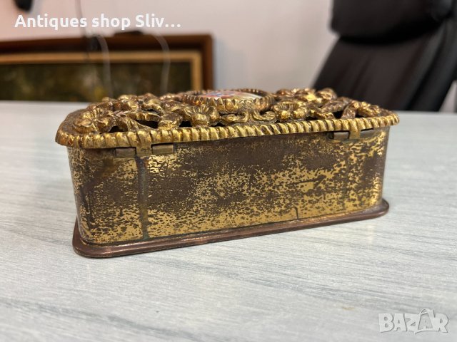 Стара бронзова кутия за бижута с порцеланова плочка Fragonard. №3829, снимка 9 - Колекции - 40465622