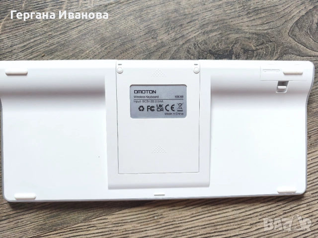 Bluetooth клавиатура OMOTON KB088 с вградена стойка за таблет/телефон, снимка 3 - Клавиатури и мишки - 53641269