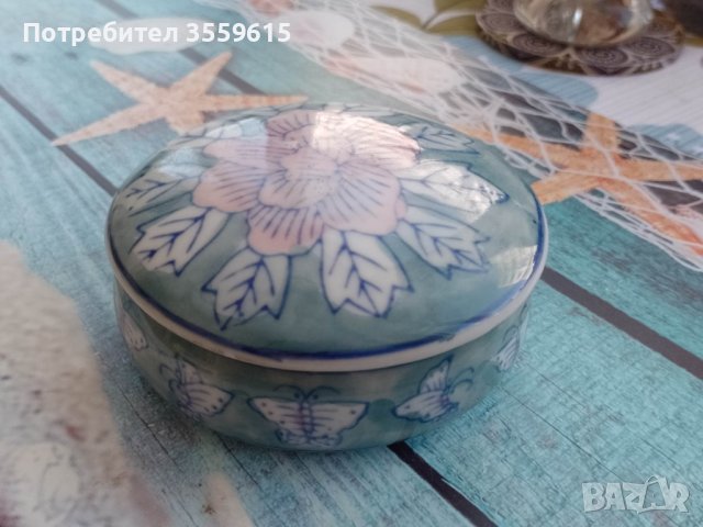 порцеланова кутийка за бижута от Англия, снимка 1
