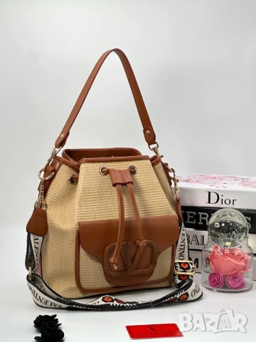 чанти valentino garavani, снимка 12 - Чанти - 50776530