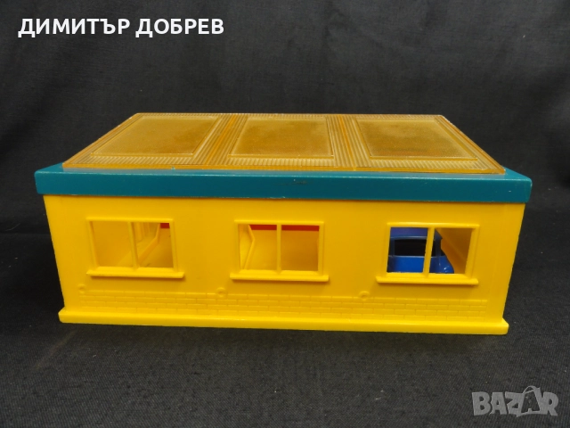 СТАРА РЕТРО ПЛАСТМАСОВА ИГРАЧКА ГАРАЖ ЗА КОЛИЧКИ 1/43 WADER GERMANY, снимка 4 - Колекции - 51770211