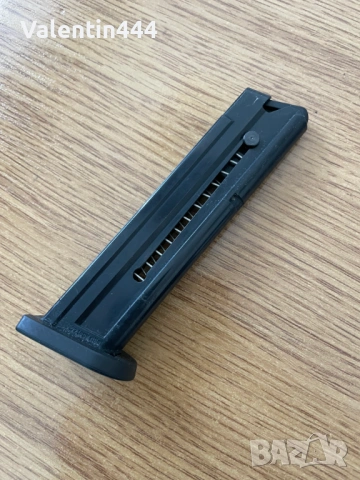 Пълнител за пистолет „Sig Sauer“ -  Mosquito - кал. 22 LR, снимка 6 - Бойно оръжие - 53871361
