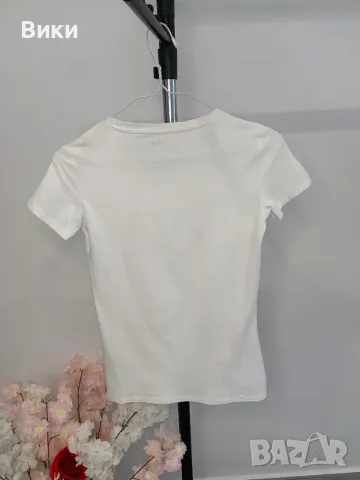 Дамска тениска Guess размер S-M, снимка 6 - Тениски - 49890282