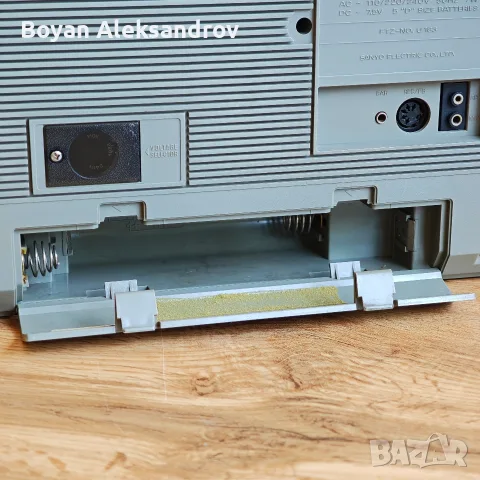 Радиокасетофон Sanyo M2429FZ (1982 г.), снимка 11 - Радиокасетофони, транзистори - 55875673