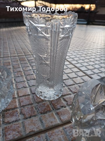 Кристална ваза и пепелници, снимка 1 - Вази - 44355525