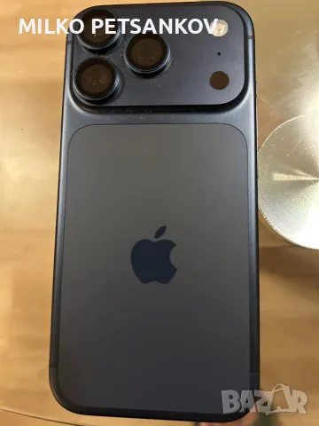 iPhone 17 pro Deep blue