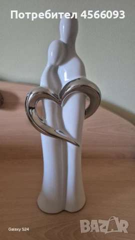 Продавам статуетка за украса