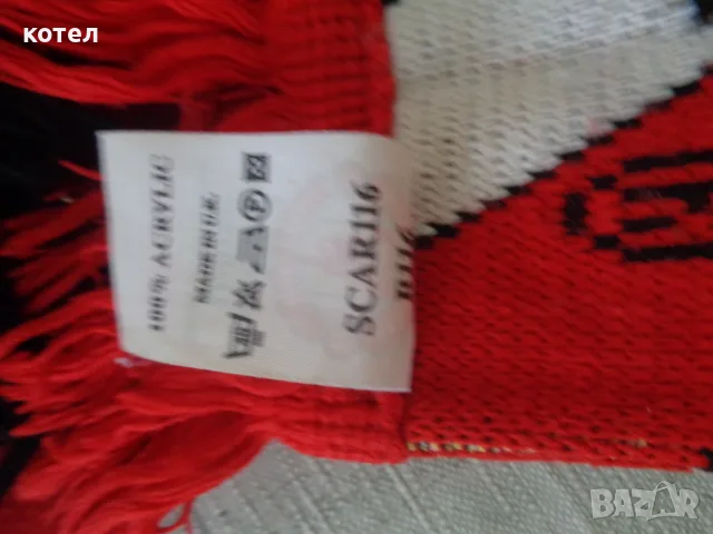 Продавам 2 Колекционерски Фенски Шалове Манчестър Юнайтед (Manchester United F.C.), снимка 4 - Фен артикули - 55998458