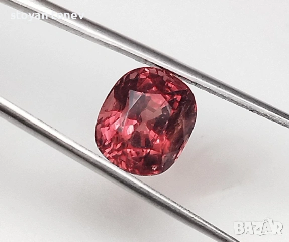 Рядък 2.49кт естествен ненагряван Падпараджа шпинел от Мианмар! Сертифициран! Нов!, снимка 2 - Други - 53649383