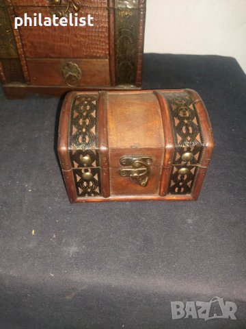 малка луксозна дървена кутия