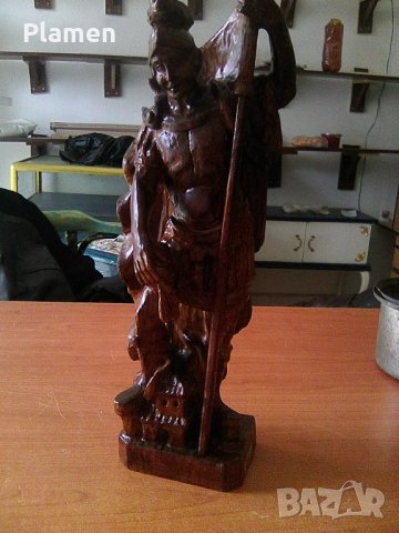 Масивна дървена статуя на римски войник - знаменосец, снимка 1