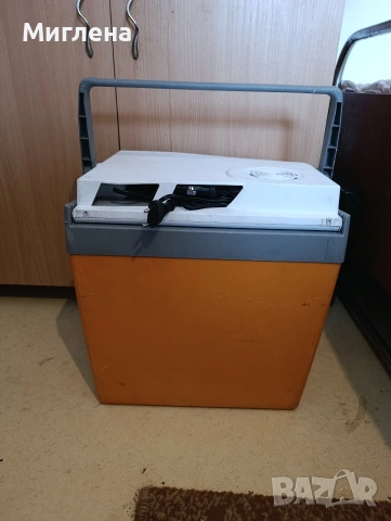 Хладилна чанта Mobicool на 12 и 220 волта , снимка 5 - Хладилни чанти - 53681411