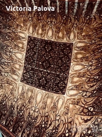 Голям дизайнерски шал ELAINE GOLD ИТАЛИЯ, снимка 1 - Шалове - 39535284